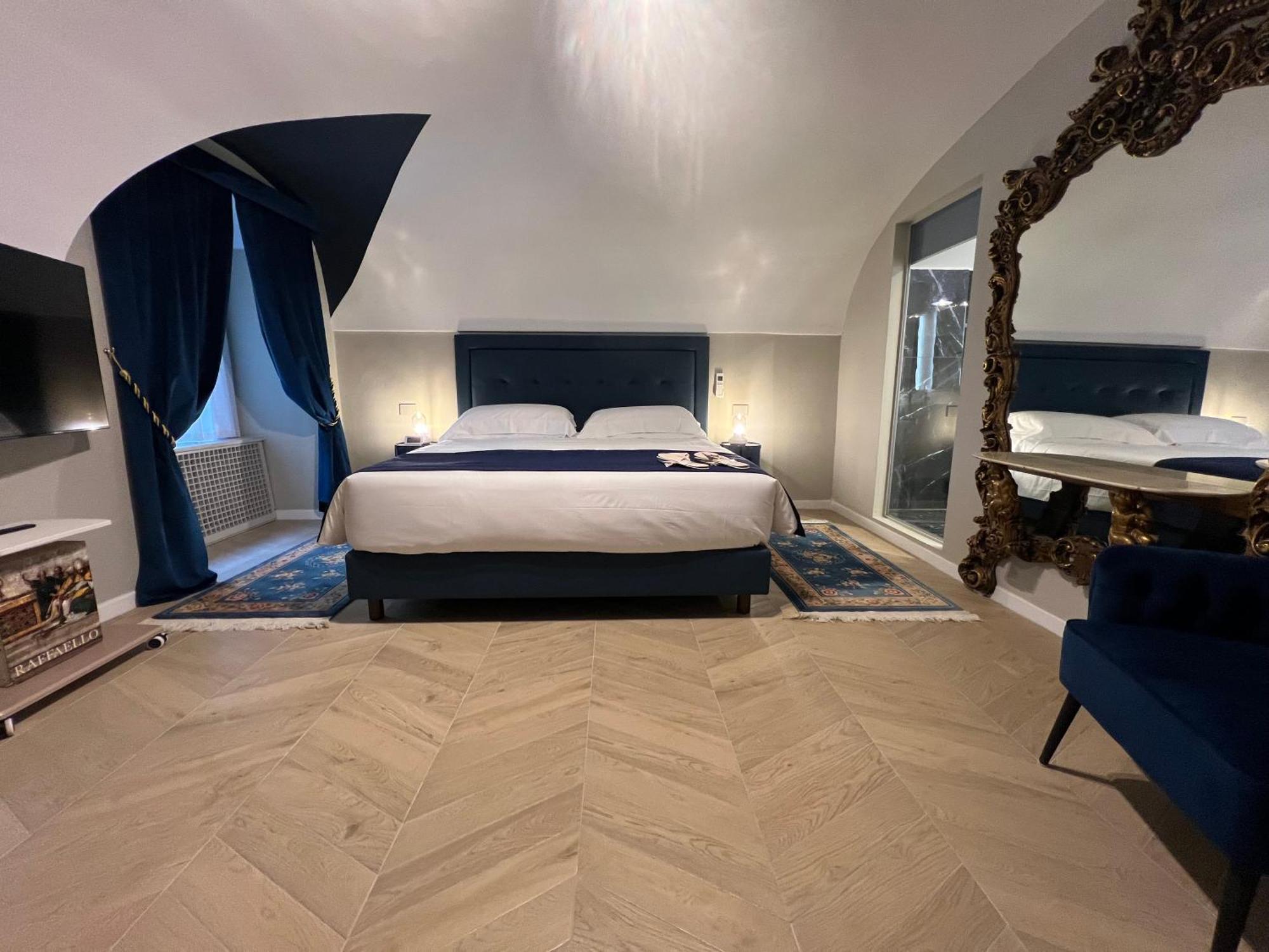 Luxury Blue Suites- Imperial * Rom